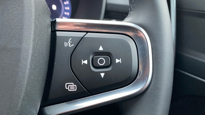 Volvo XC40 2.0 B3P Plus Black Edition 5dr Auto Petrol Estate